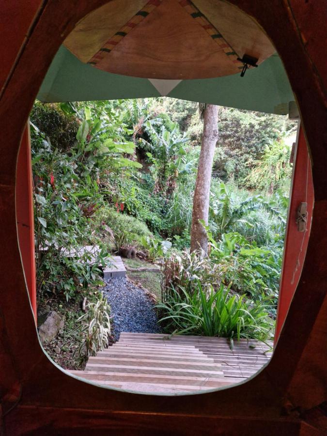 Dome En Bord De Riviere Otel Saint-Claude Dış mekan fotoğraf
